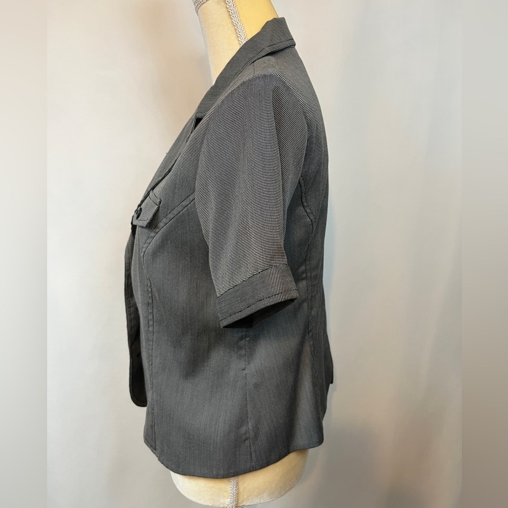 Black and White Short Sleeve Suit Jacket Top Size 12P - Picture 4 of 9